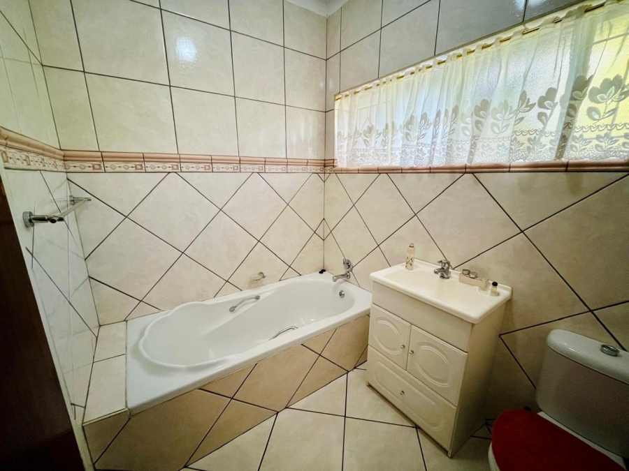 3 Bedroom Property for Sale in Wilkoppies North West